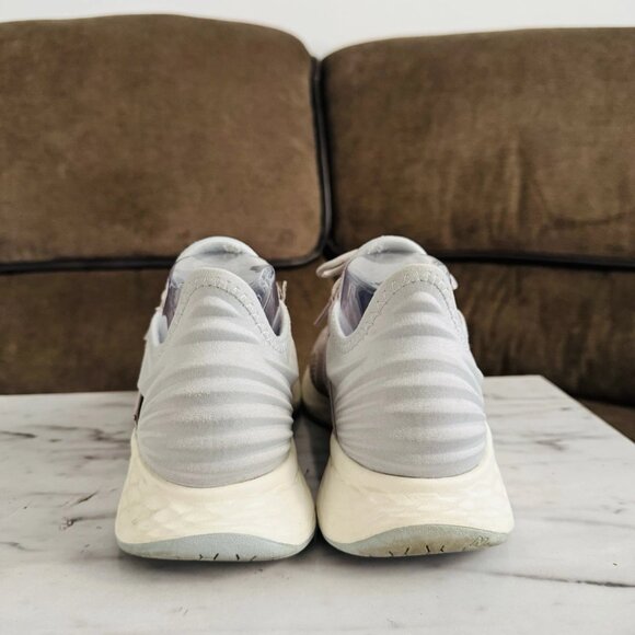 New Balance Womens Fresh Foam ROAV V2 Shoes Gray Running Size 7.5 - Picture 5 of 9